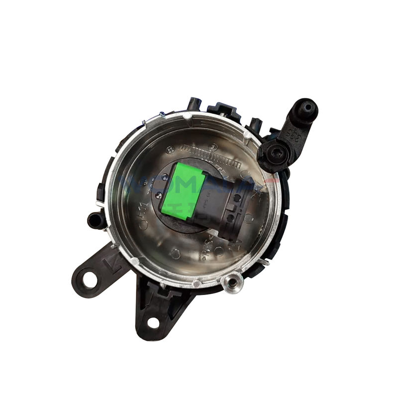 Lewa przednia lampa przeciwmgielna Womala OE 31213175 do Volvo C30 C70 S40 V50